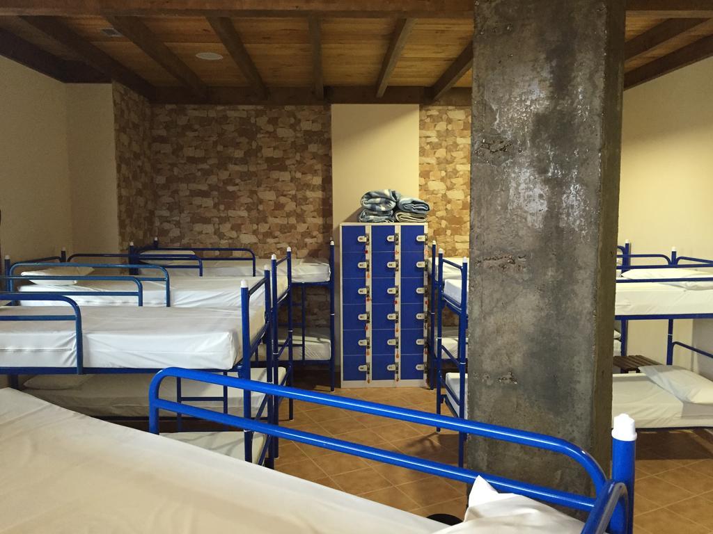 Albergue Santo Tomas De Canterbury León Dış mekan fotoğraf