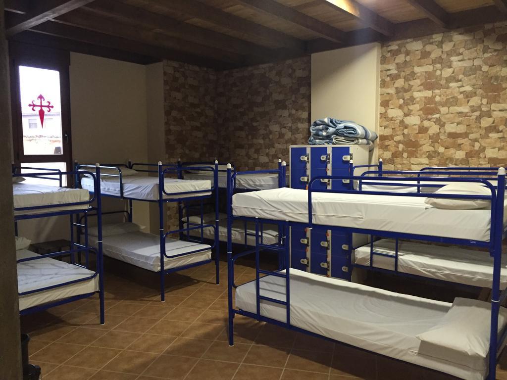 Albergue Santo Tomas De Canterbury León Dış mekan fotoğraf
