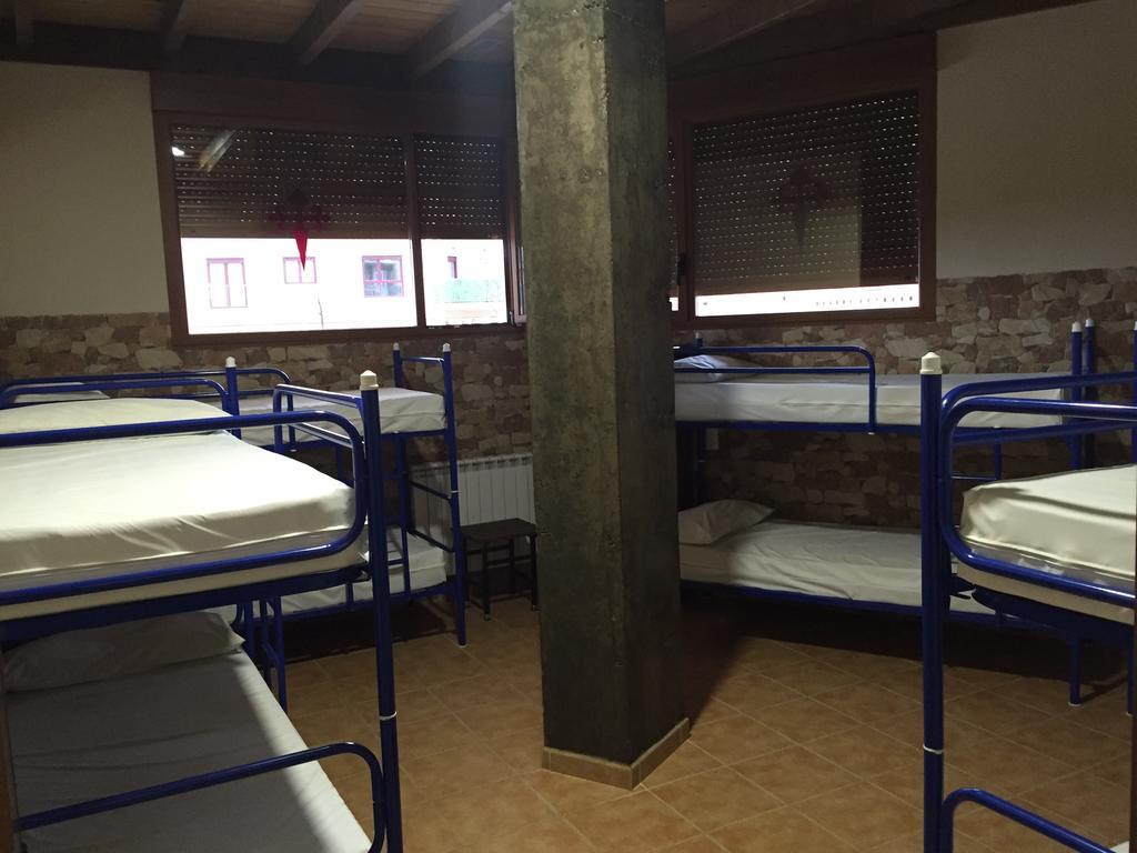 Albergue Santo Tomas De Canterbury León Dış mekan fotoğraf
