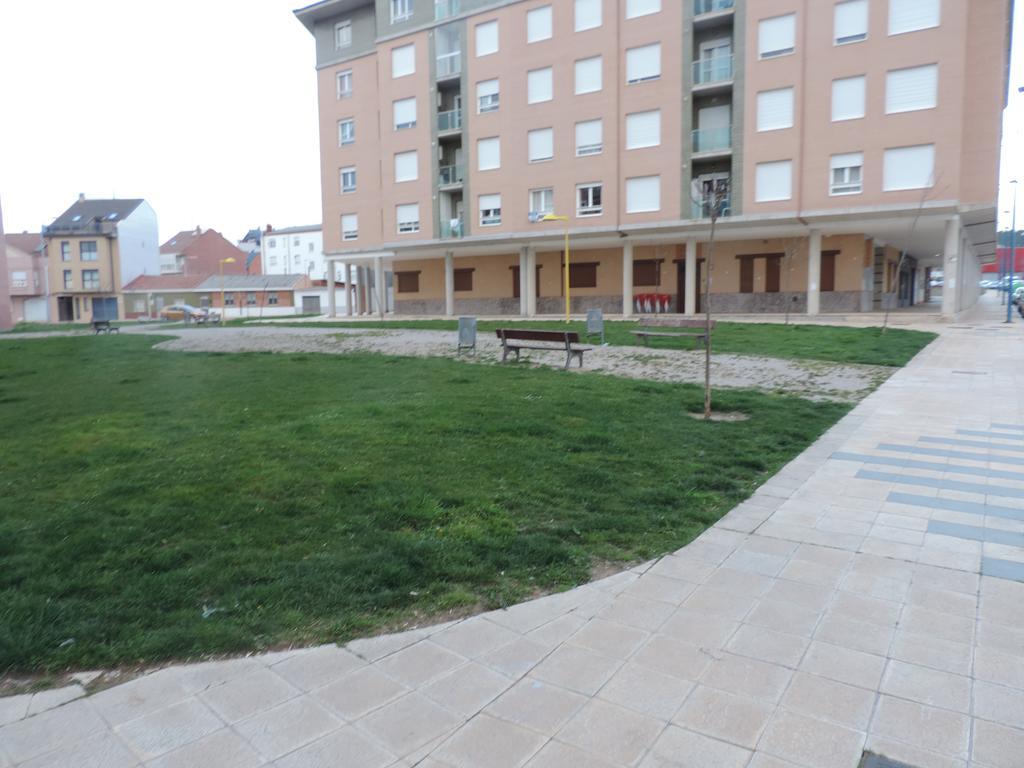 Albergue Santo Tomas De Canterbury León Dış mekan fotoğraf