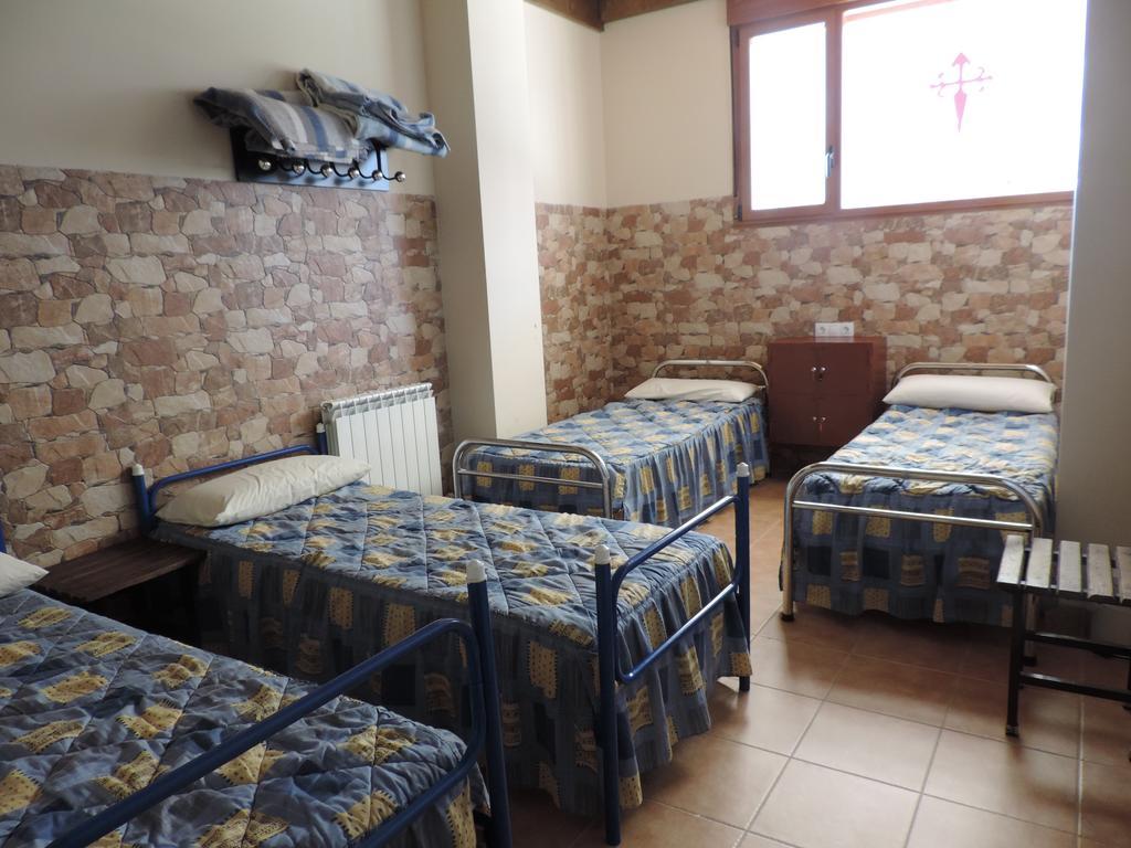 Albergue Santo Tomas De Canterbury León Dış mekan fotoğraf