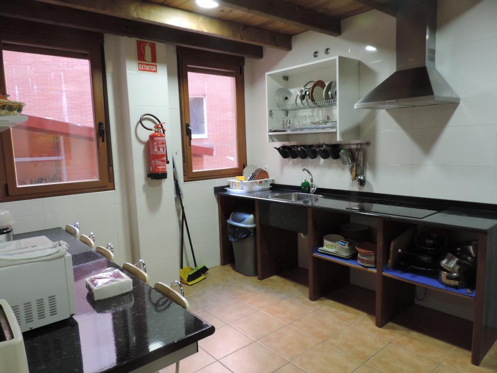 Albergue Santo Tomas De Canterbury León Dış mekan fotoğraf
