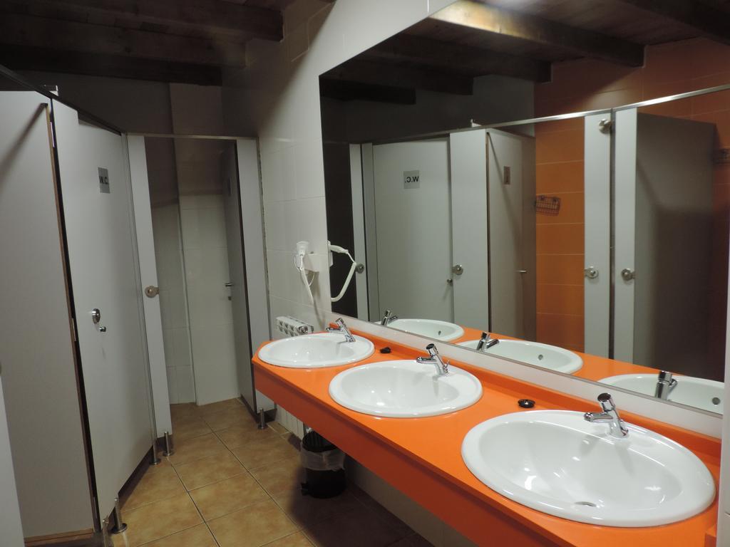 Albergue Santo Tomas De Canterbury León Dış mekan fotoğraf
